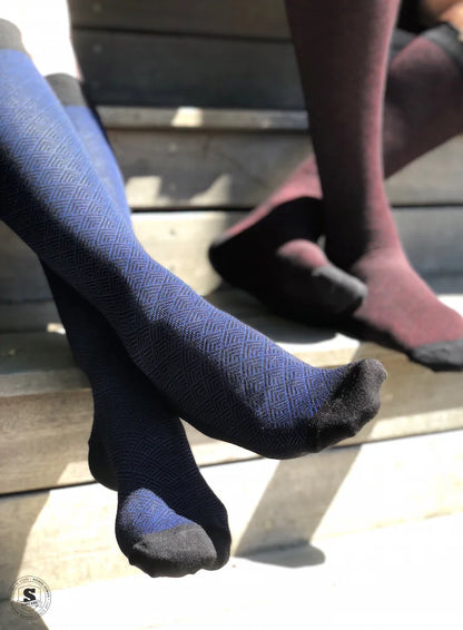 Stiliga stödstrumpor med blått diskret mönster, bambu