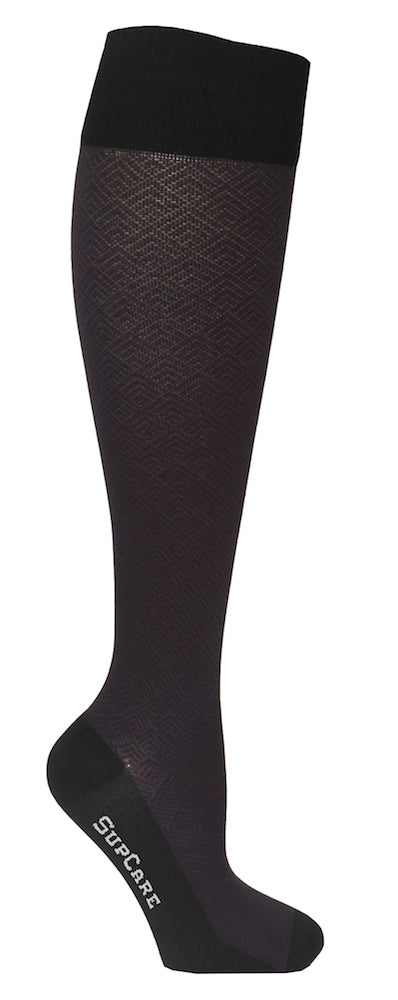 Stiliga stödstrumpor med brunt diskret mönster, bambu