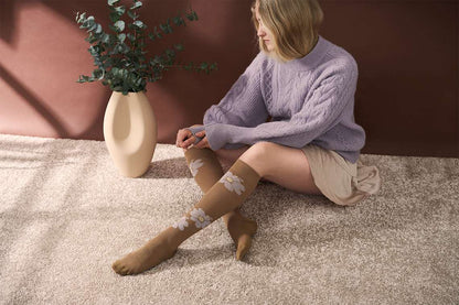 Supcare Knähöga i bomull med blommor Klass 1 beige
