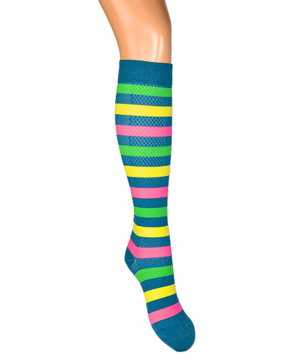 Randiga stödstrumpor