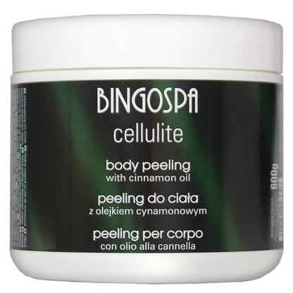 Peeling mot celluliter med saltkristaller och urea