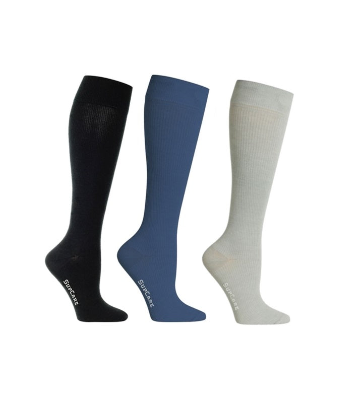 Stödstrumpor i bambu i klara basfärger