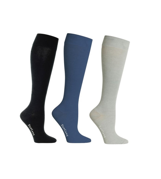 Stödstrumpor i bambu i klara basfärger