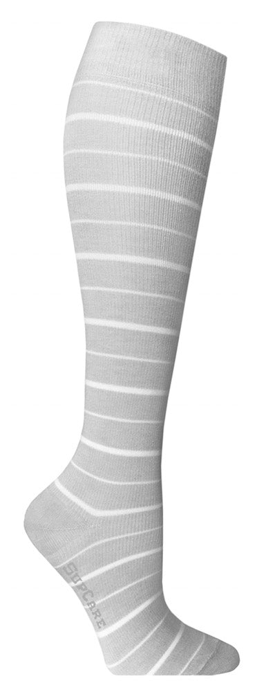 Ljusgrå stödstrumpor med diskreta ränder, bambu