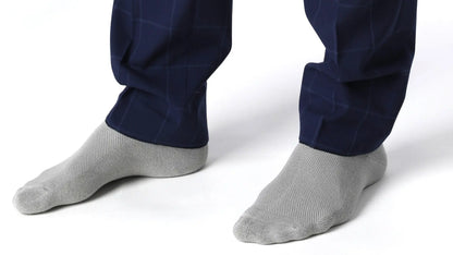 Strumpor för diabetiker med kostymbyxor