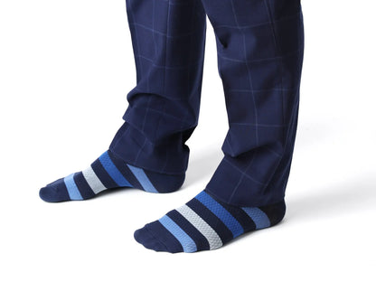 Randiga stödstrumpor